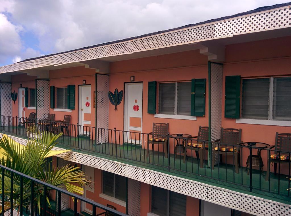 Towne Hotel Nassau Exteriör bild